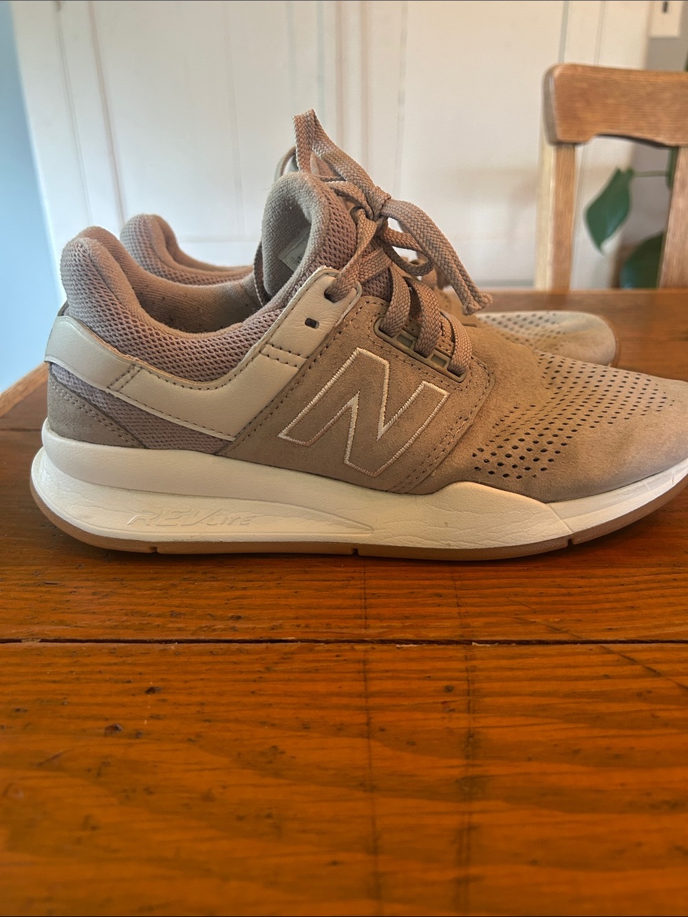 New Balance 247 Sneakers